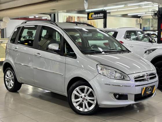 FIAT IDEA 1.6 MPI ESSENCE 16V FLEX 4P MANUAL FIAT IDEA 1.6 MPI ESSENCE 16V FLEX 4P MANUAL